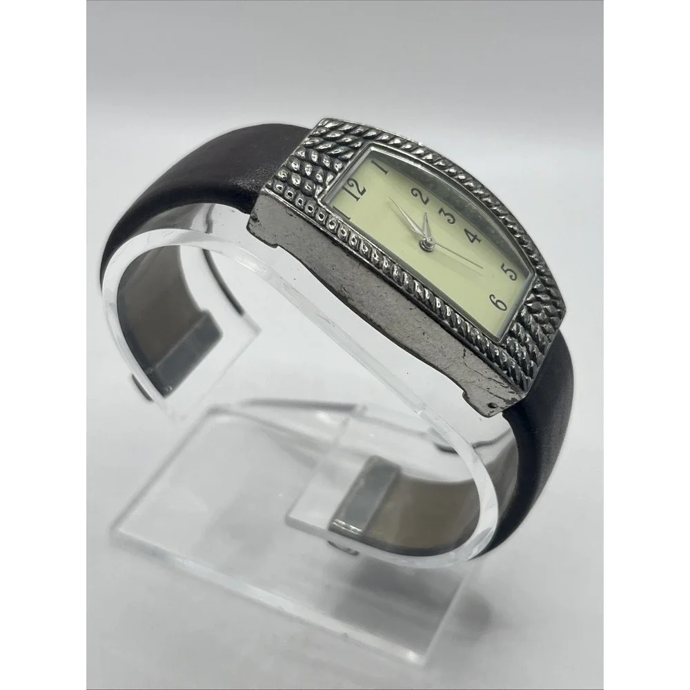 Coldwater Creek Women's Quartz Watch Leather Bangle Silver 26mm Case New Battery